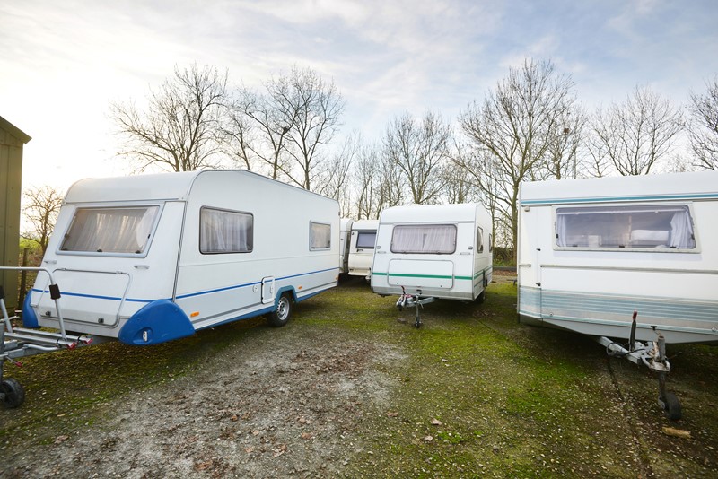 Geen huisrecht op onbebouwd terrein: ontruiming toegewezen