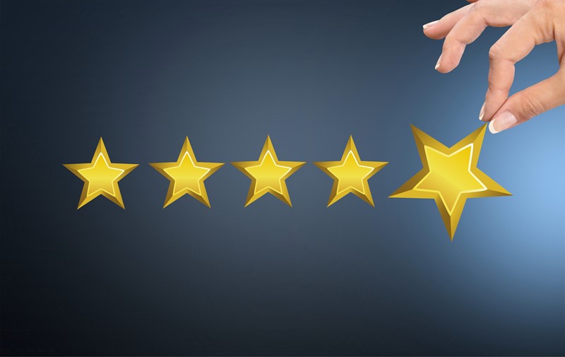 Man moet negatieve review van website verwijderen